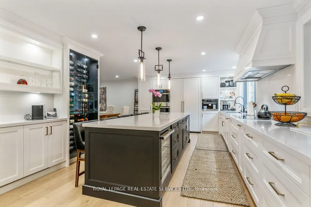 2498 Robin Drive