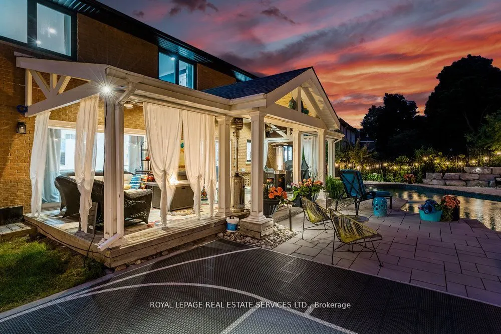2498 Robin Drive
