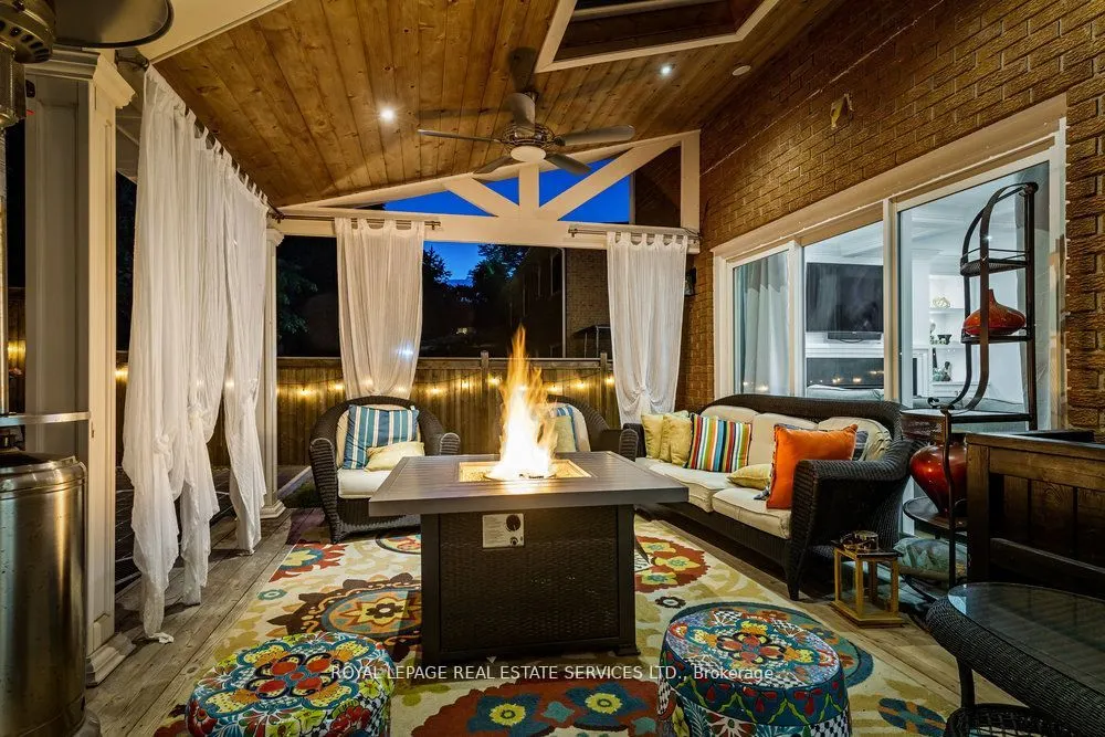 2498 Robin Drive