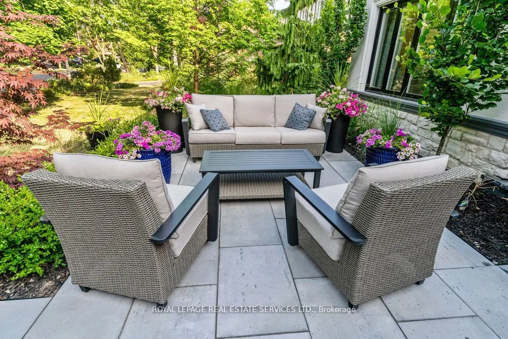 2498 Robin Drive