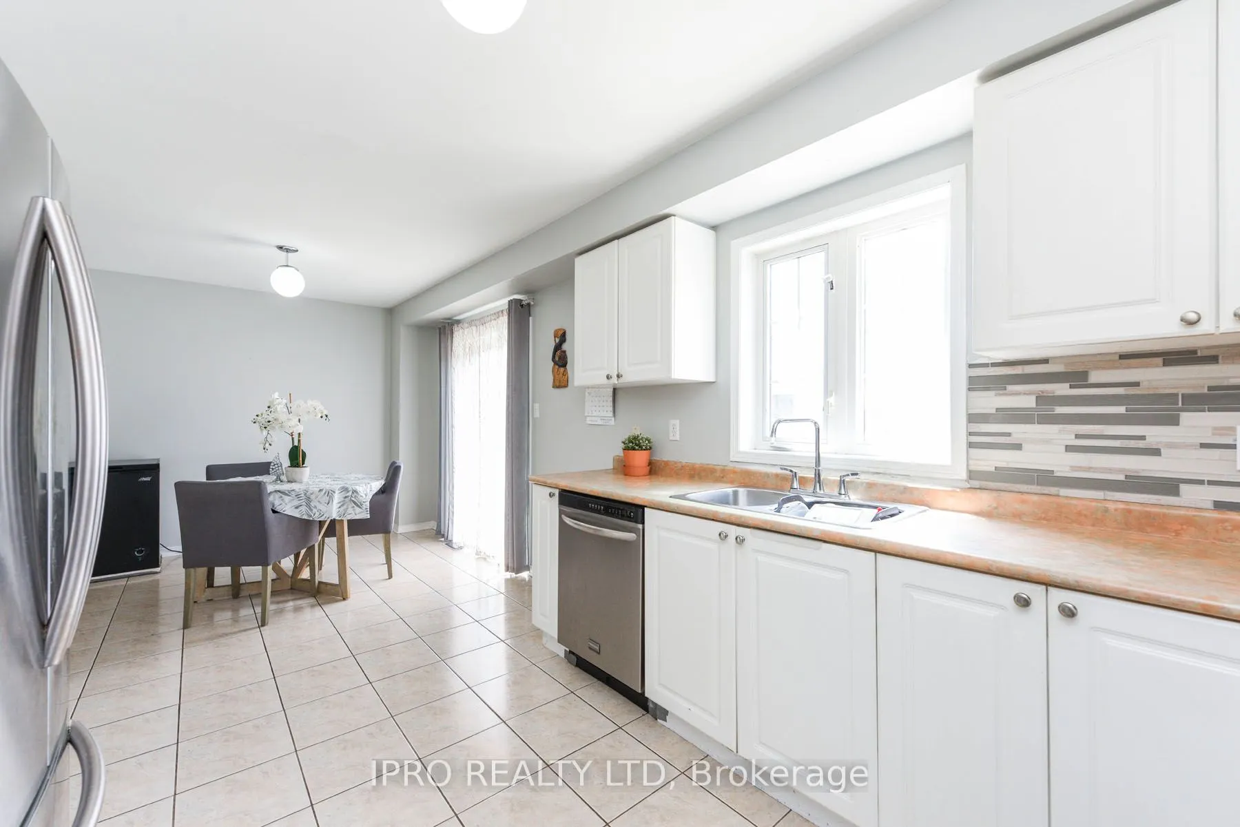 12 Bramcedar Crescent