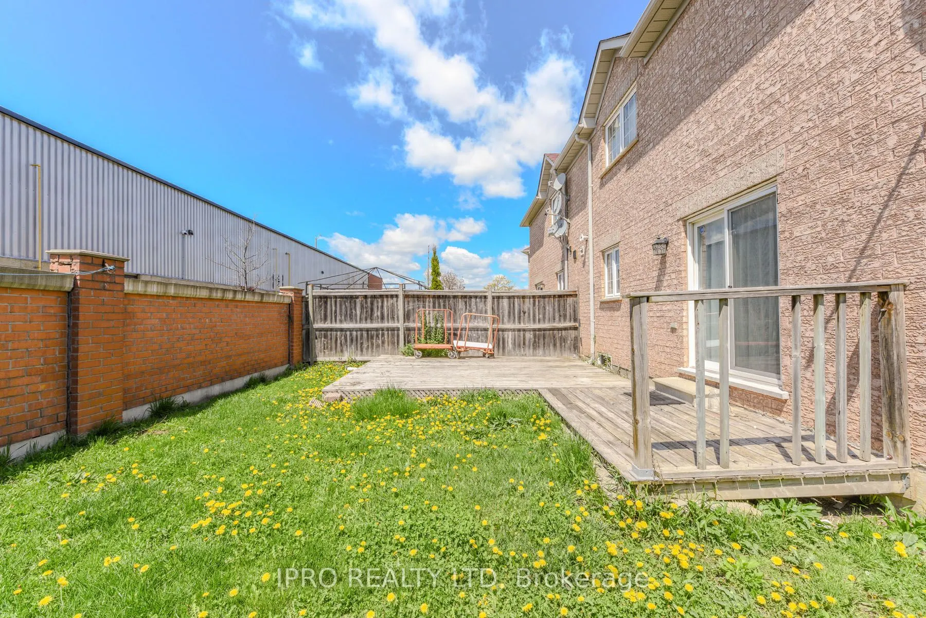 12 Bramcedar Crescent