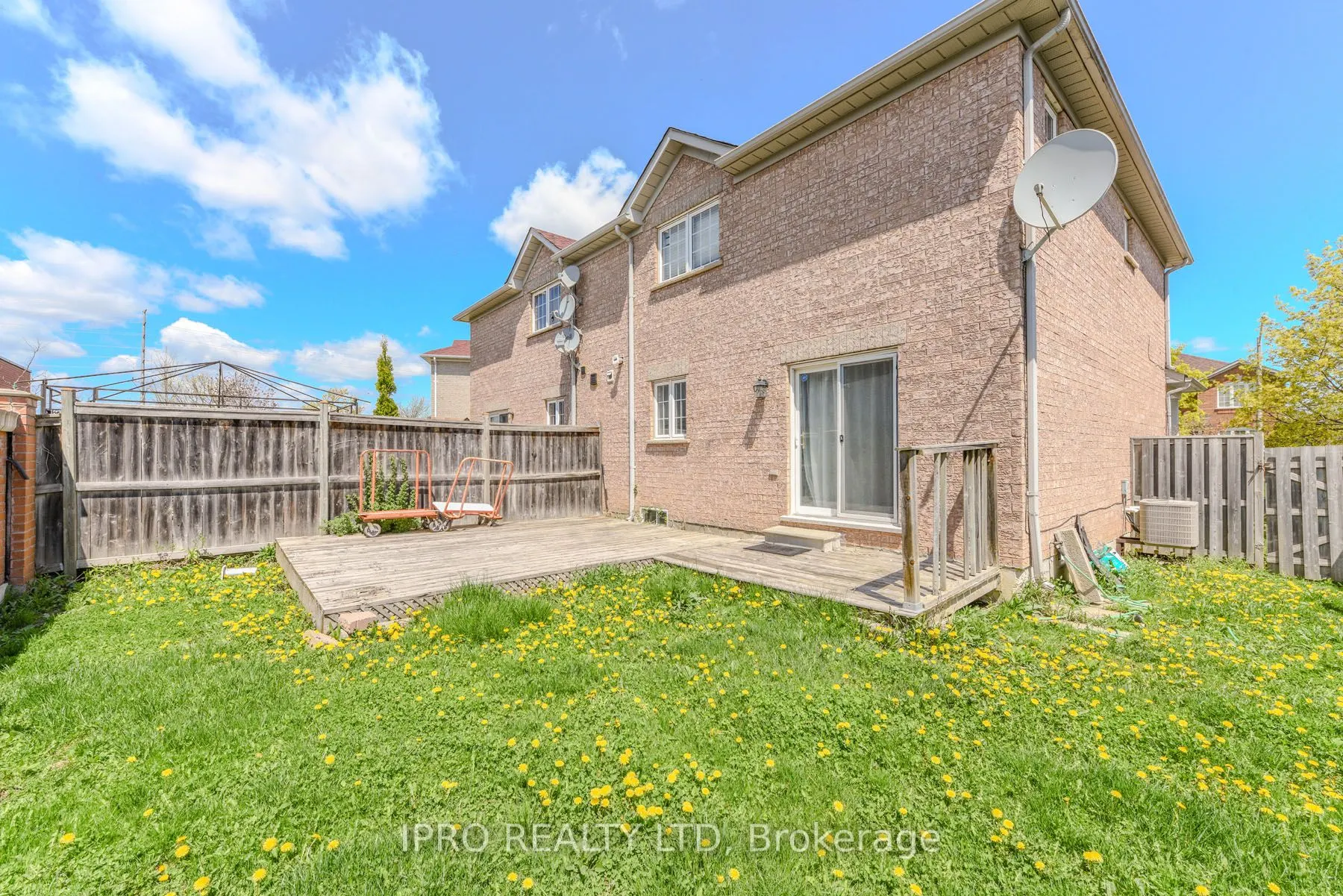 12 Bramcedar Crescent