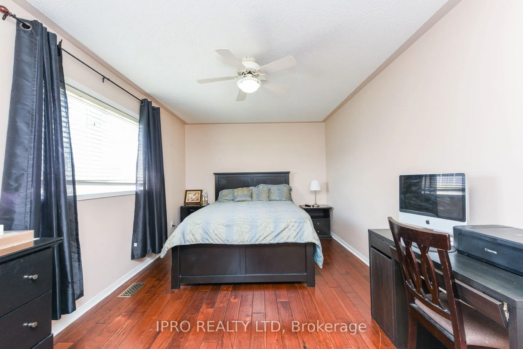 12 Bramcedar Crescent