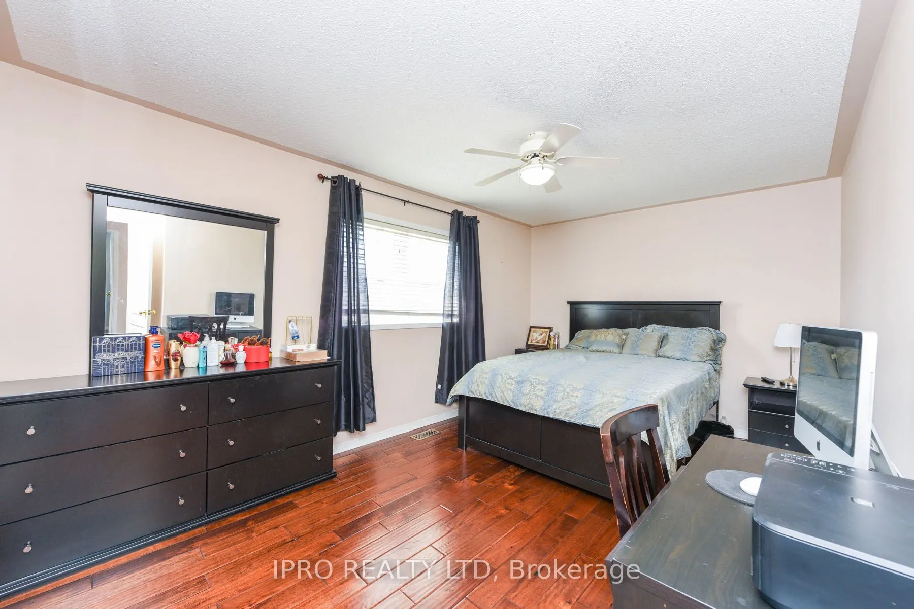 12 Bramcedar Crescent