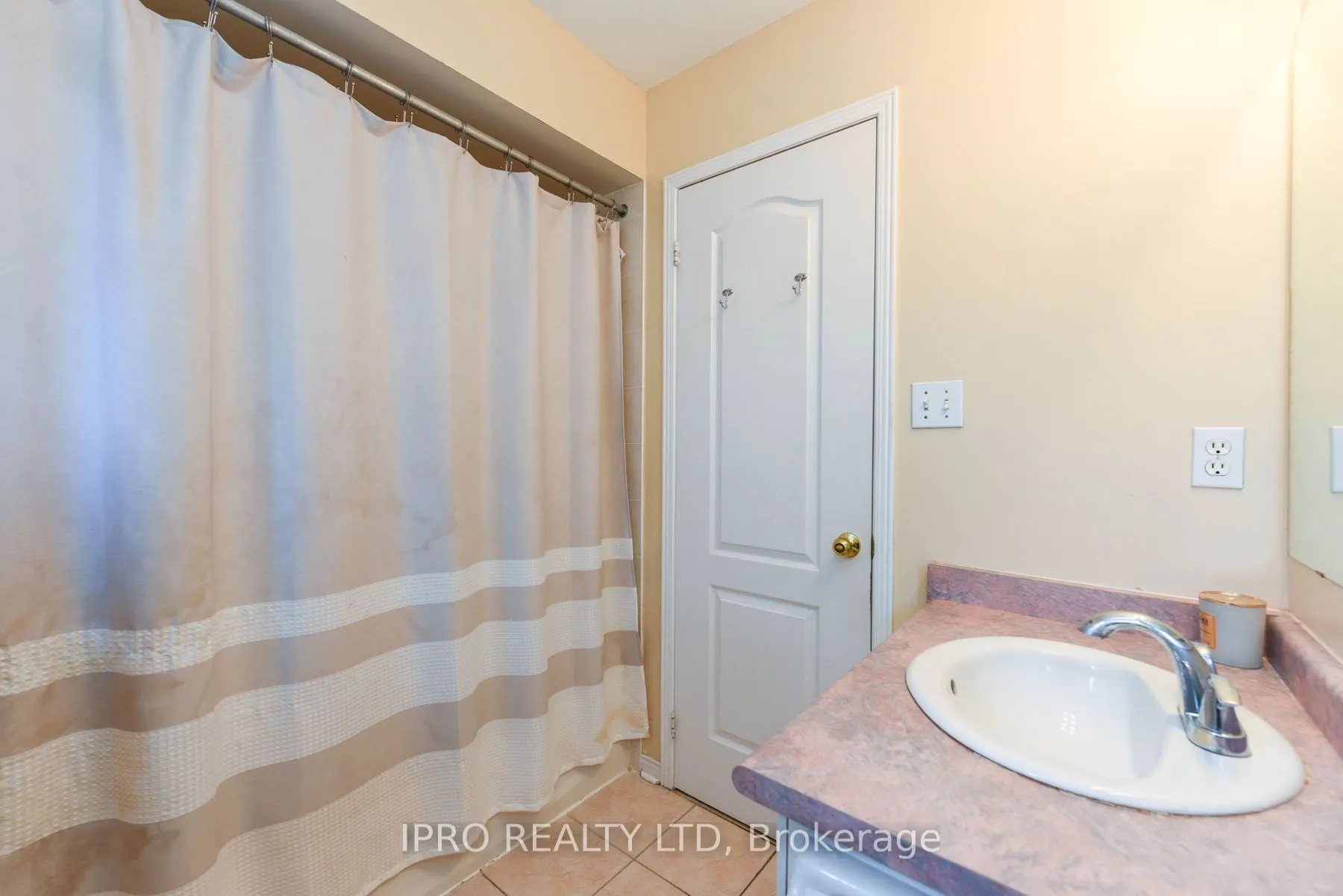 12 Bramcedar Crescent