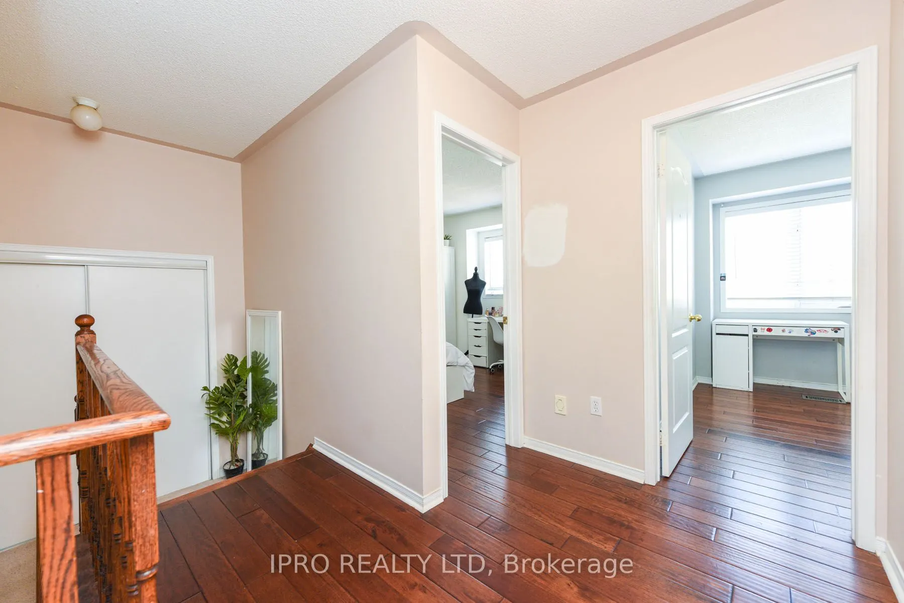 12 Bramcedar Crescent