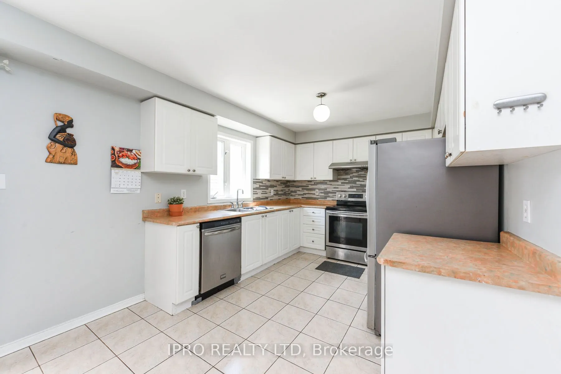 12 Bramcedar Crescent