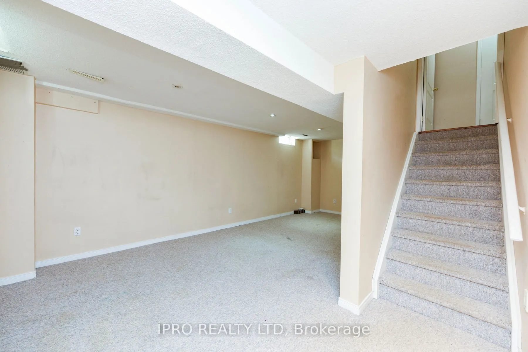 12 Bramcedar Crescent