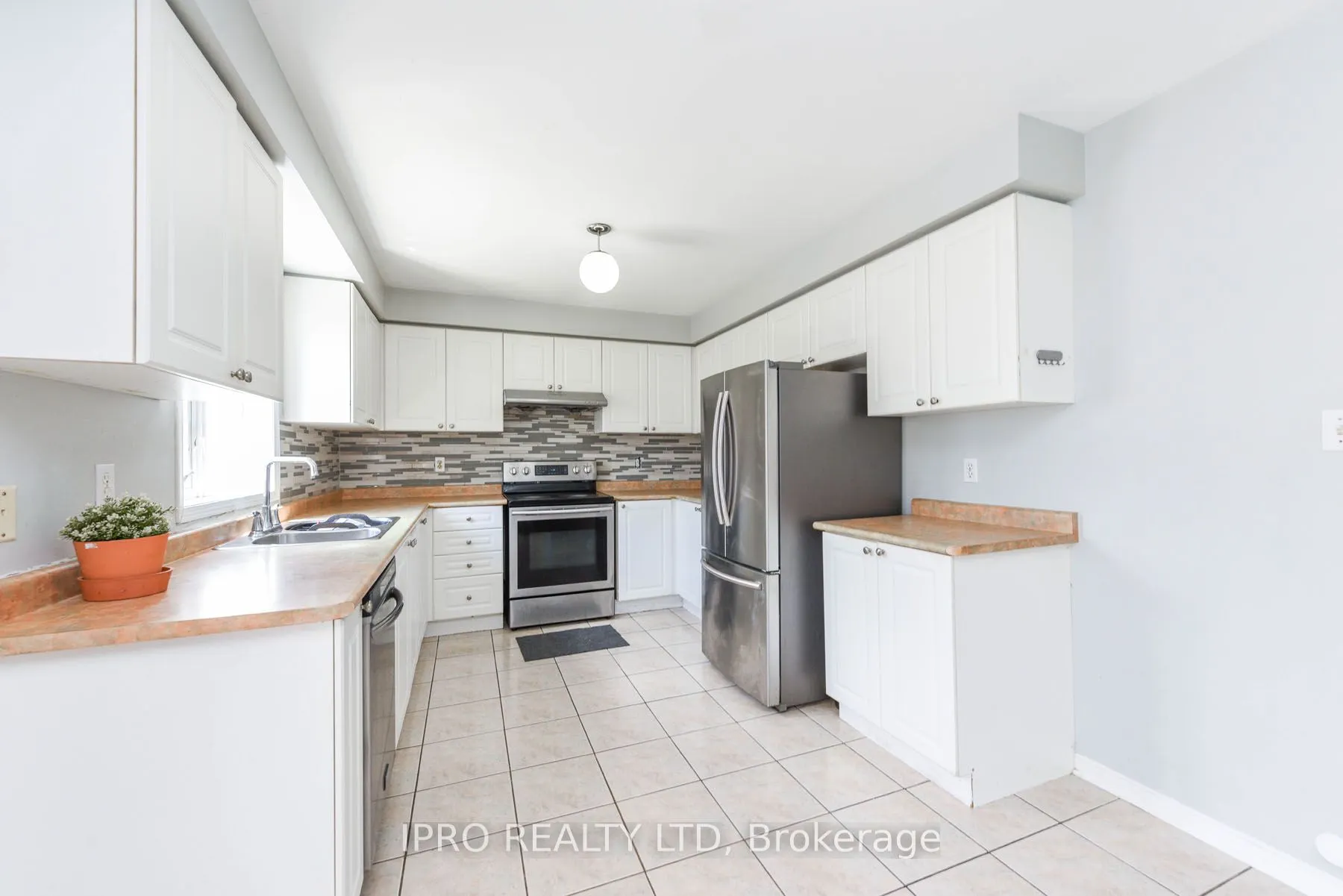 12 Bramcedar Crescent