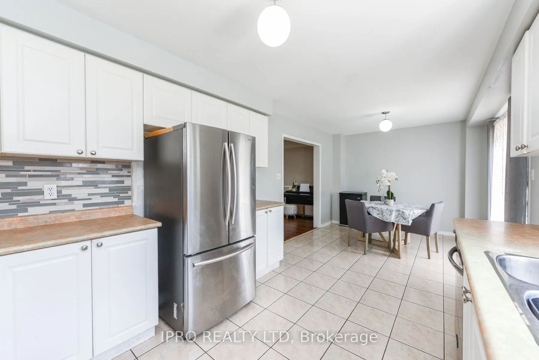 12 Bramcedar Crescent