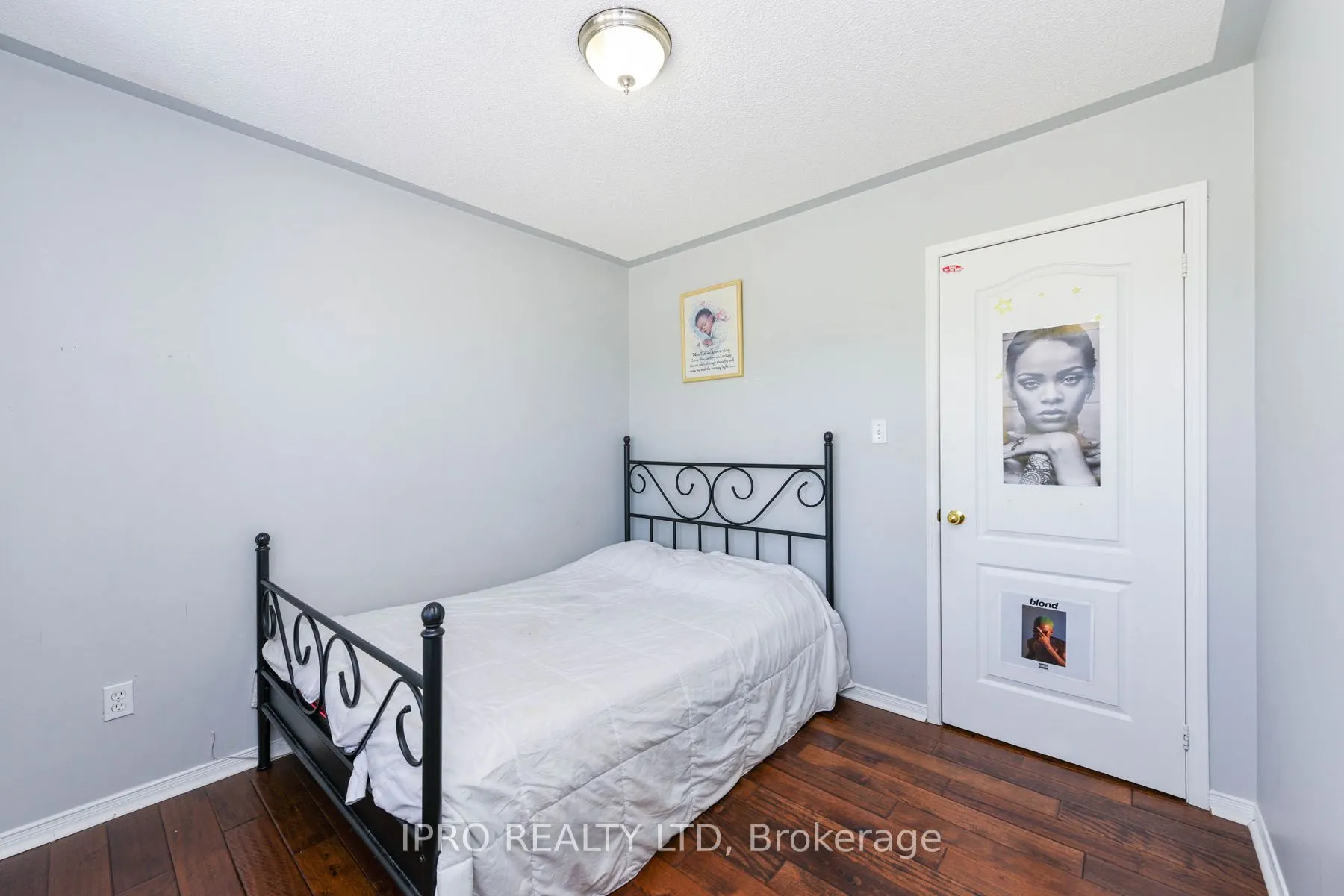 12 Bramcedar Crescent