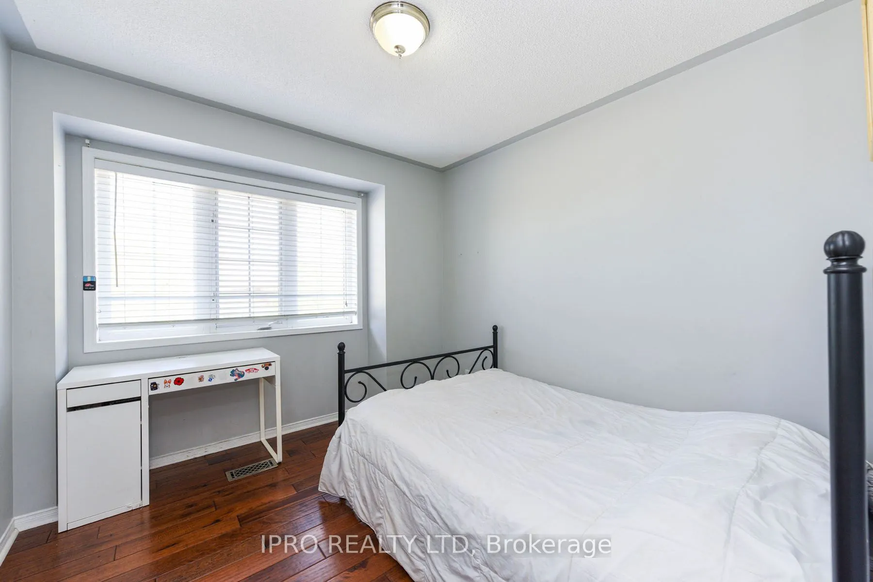 12 Bramcedar Crescent