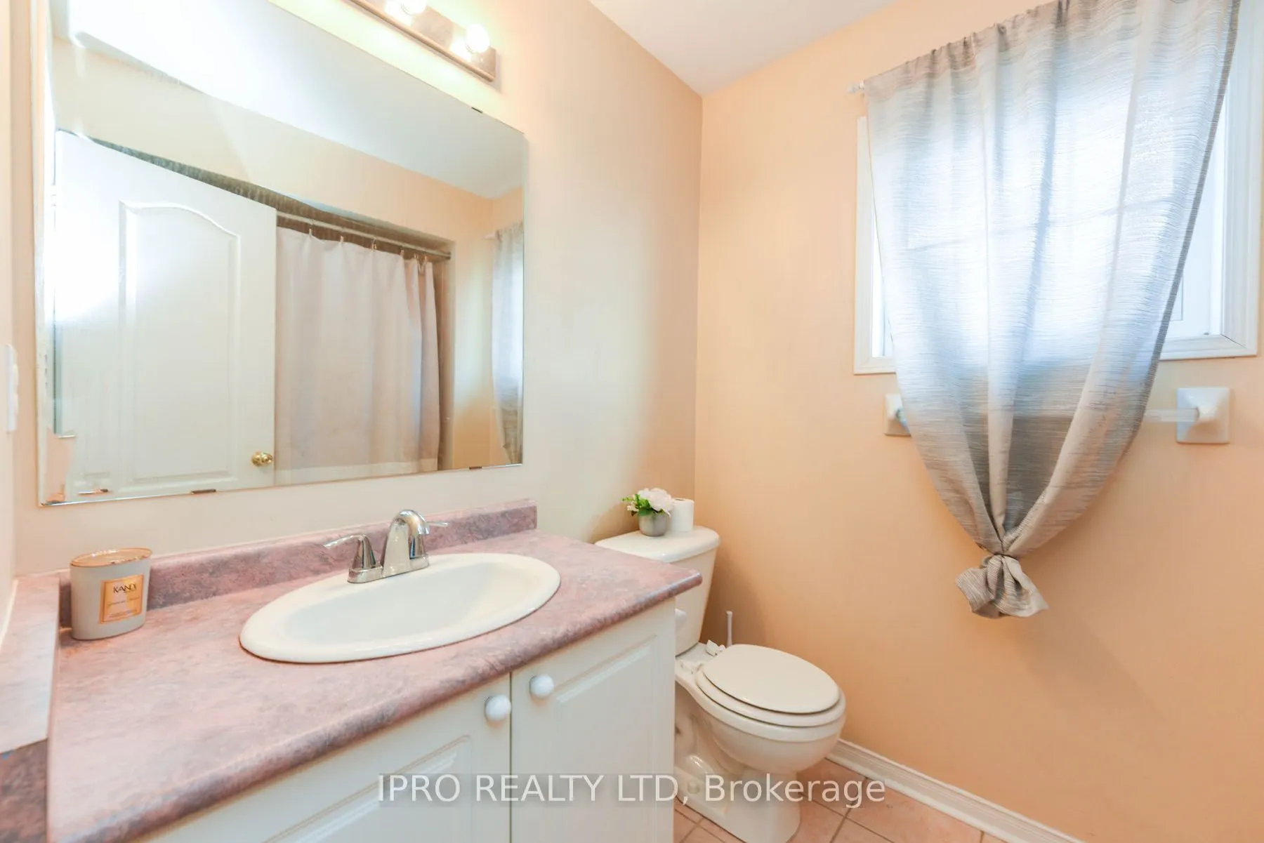 12 Bramcedar Crescent