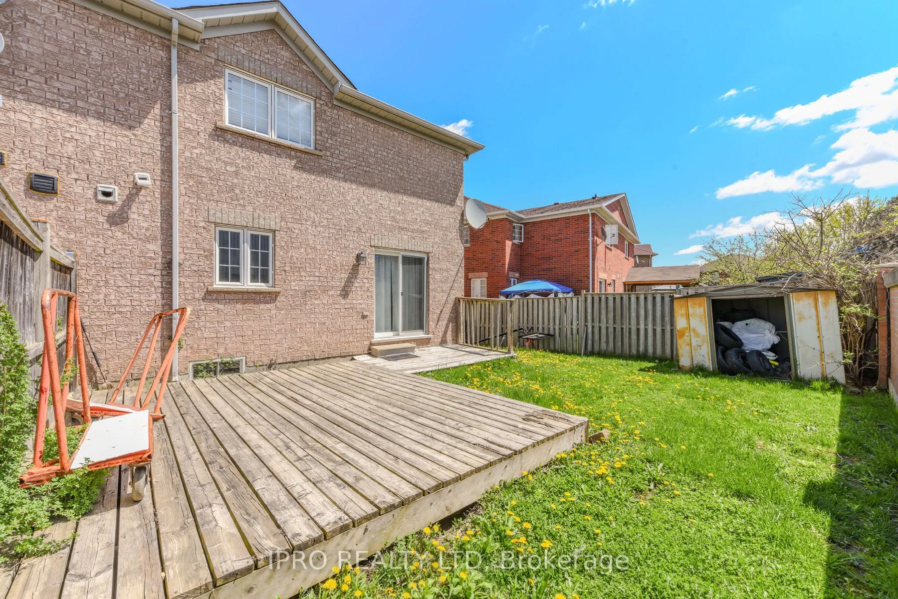 12 Bramcedar Crescent