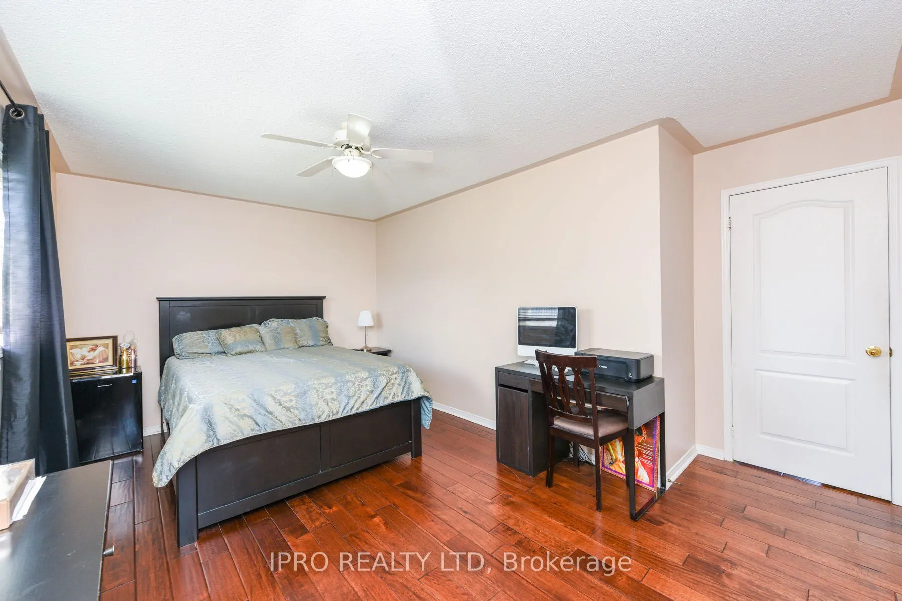12 Bramcedar Crescent