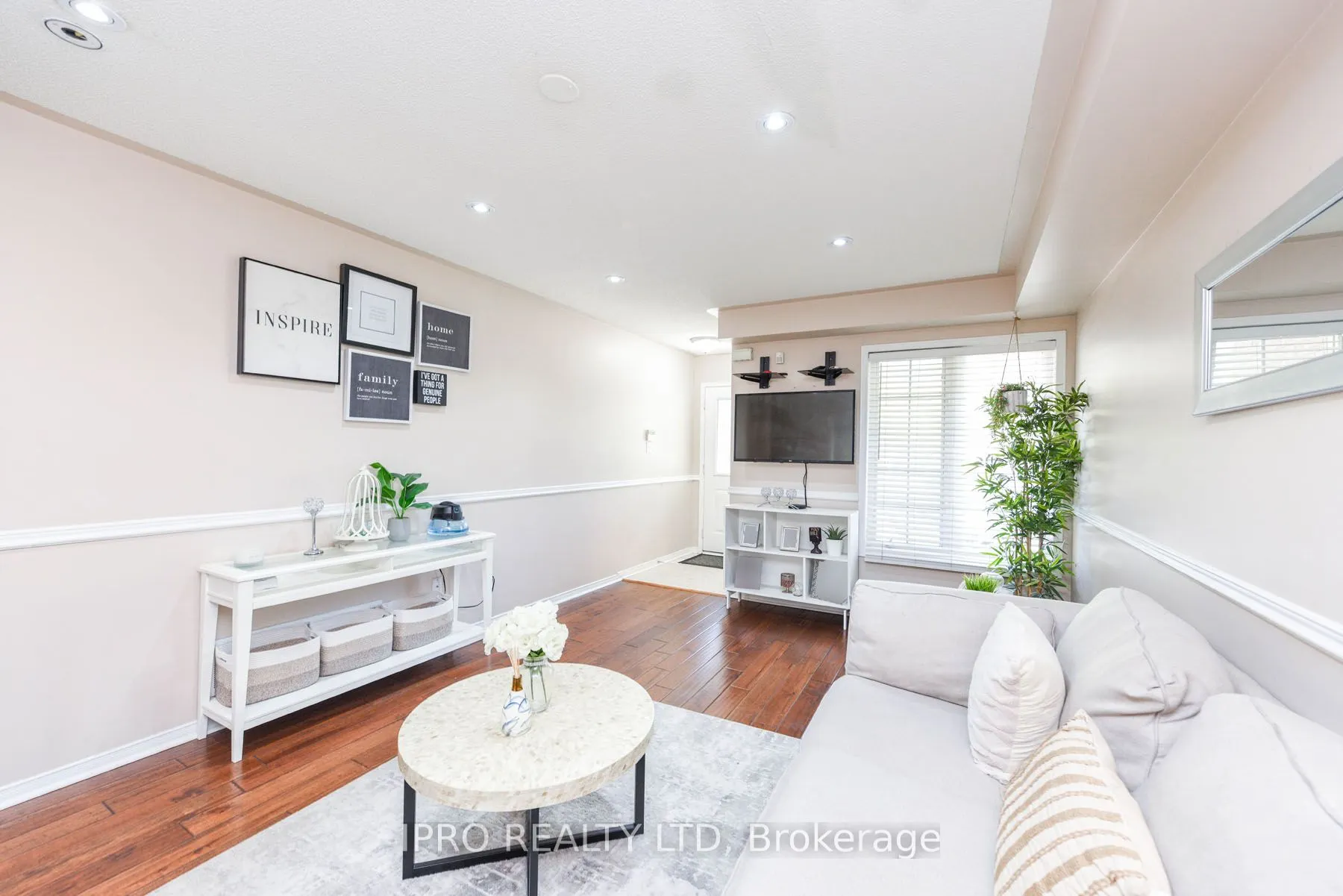 12 Bramcedar Crescent