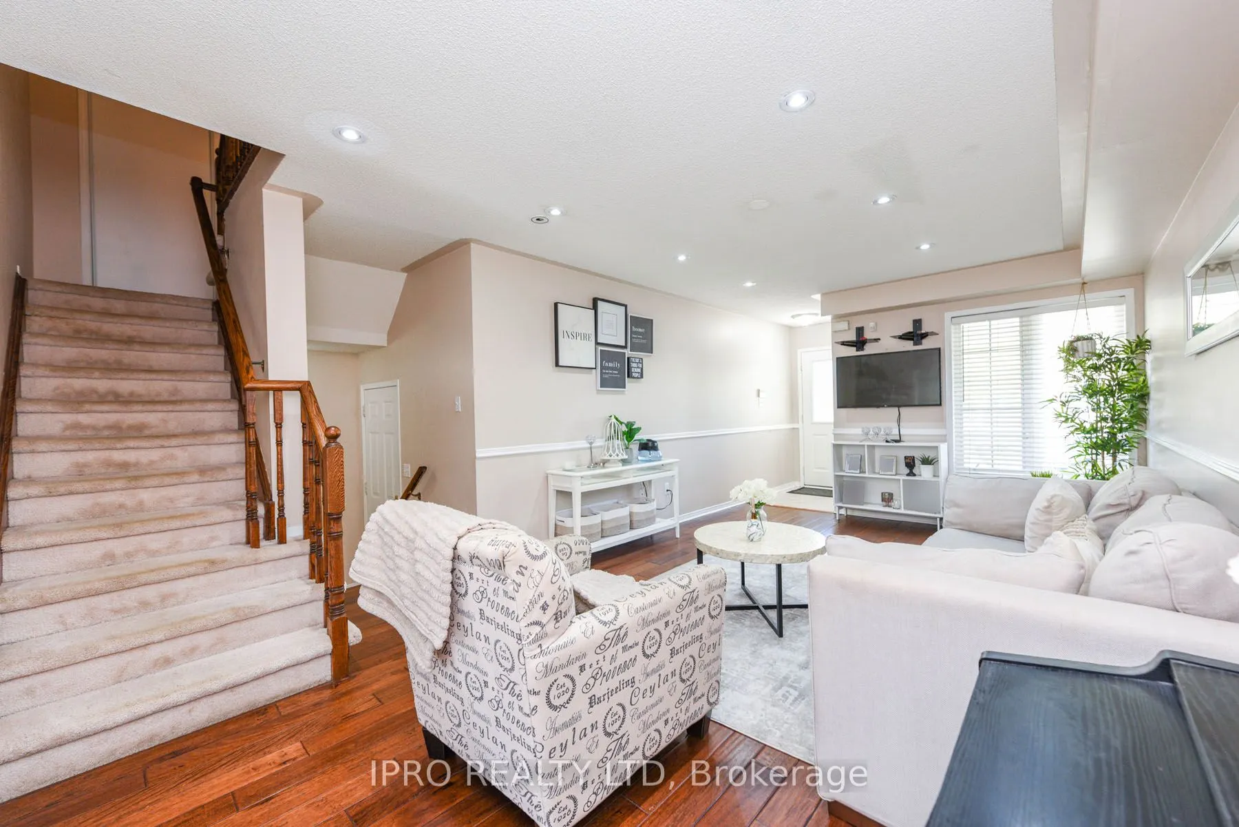 12 Bramcedar Crescent