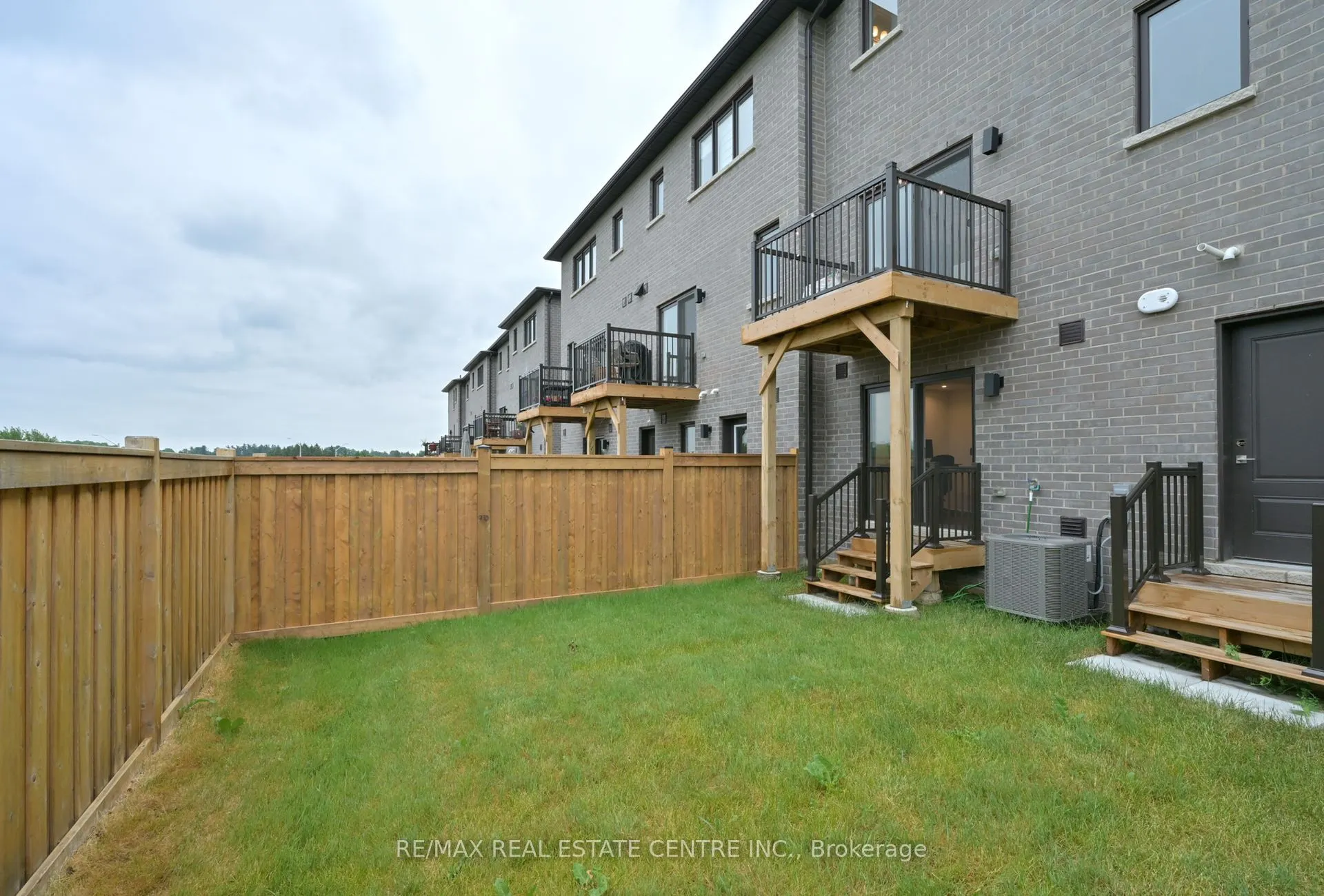 24 Humberstone Drive E