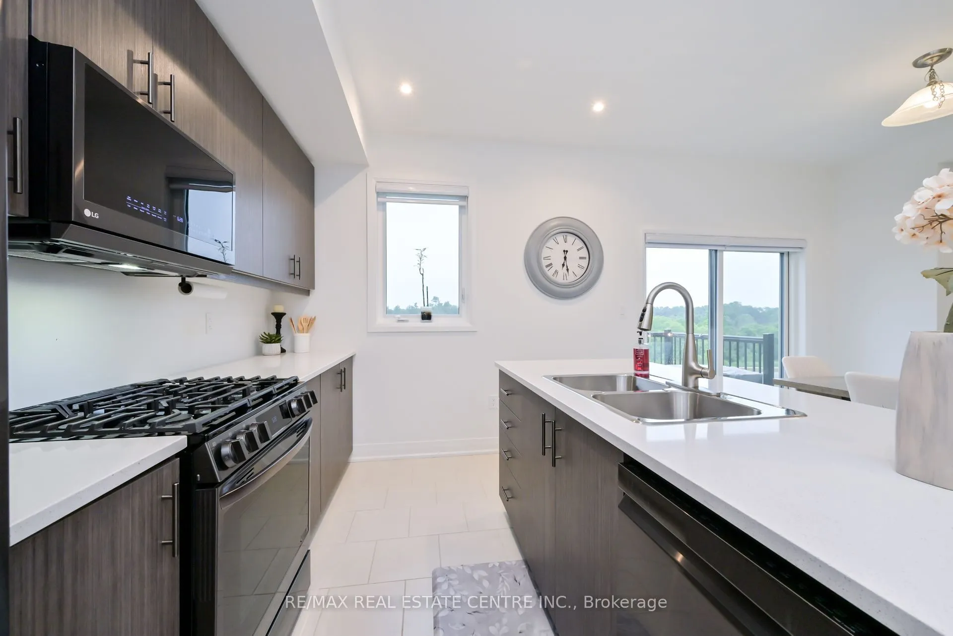 24 Humberstone Drive E