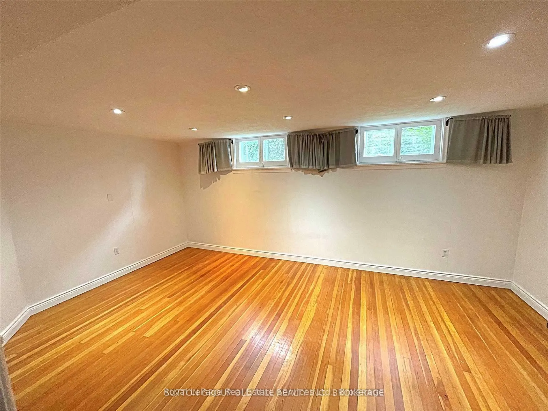 20A Lavinia Avenue, #Lower
