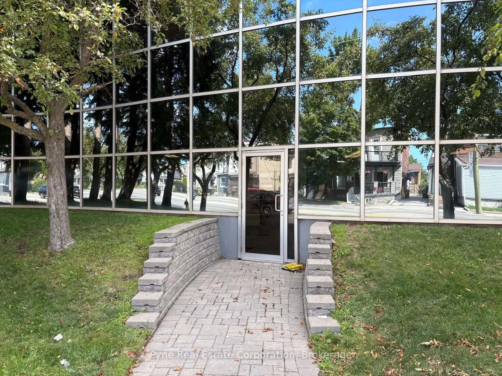 207 Weston Road, #101