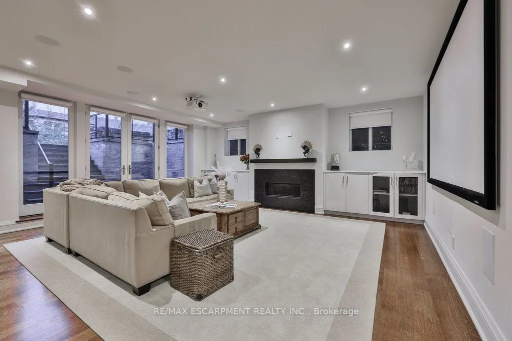 1293 Woodland Avenue