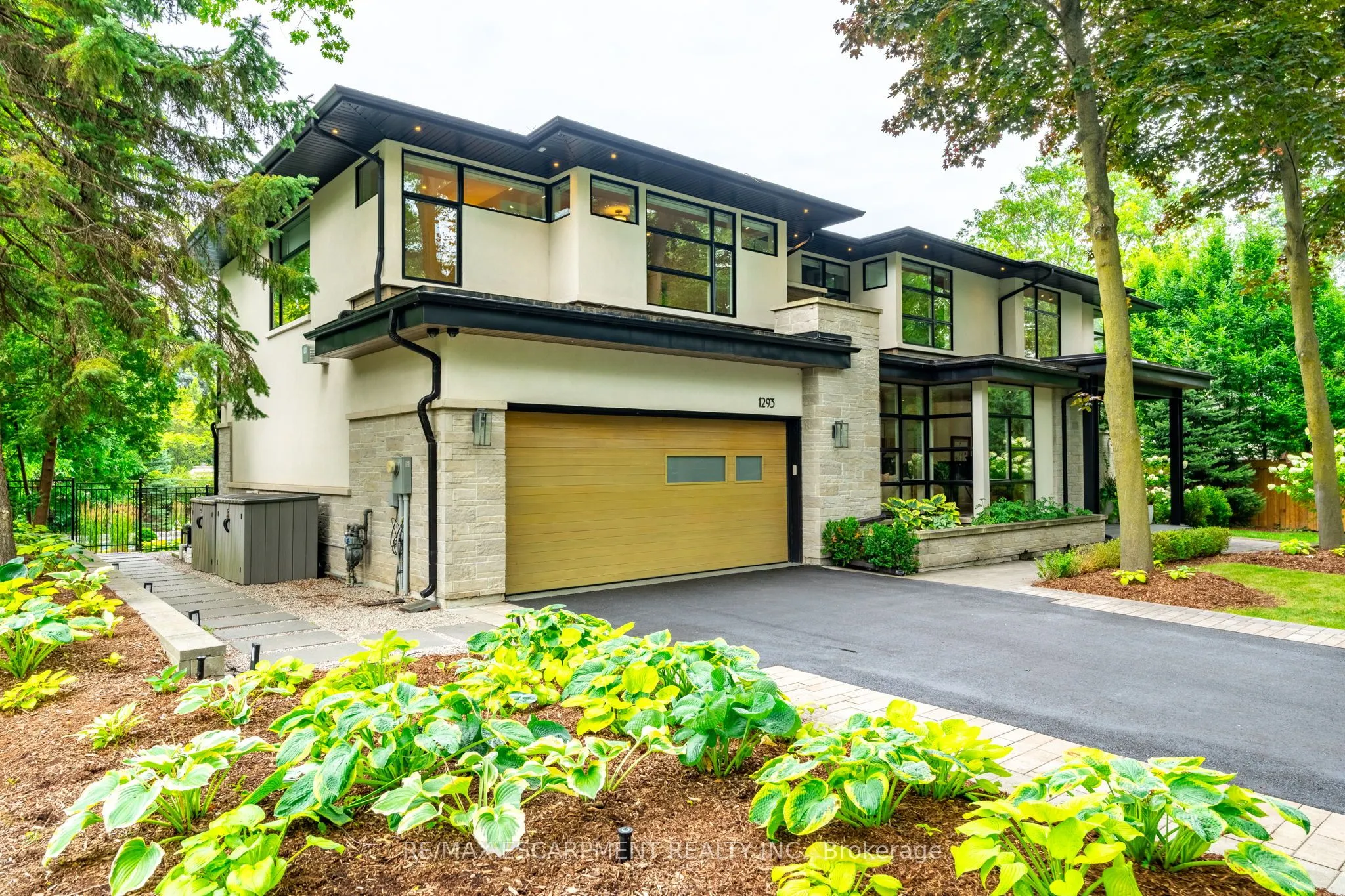 1293 Woodland Avenue