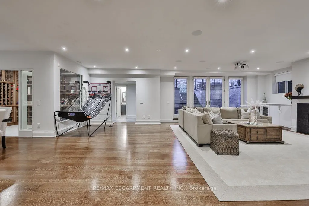 1293 Woodland Avenue