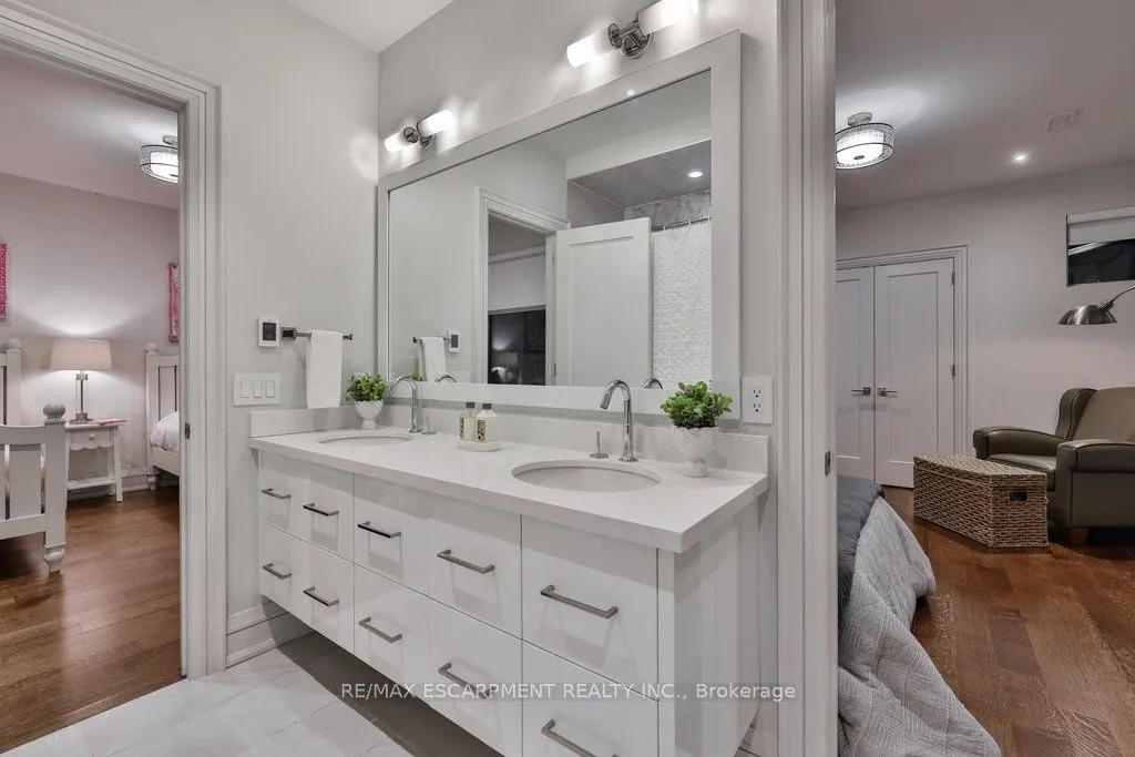 1293 Woodland Avenue
