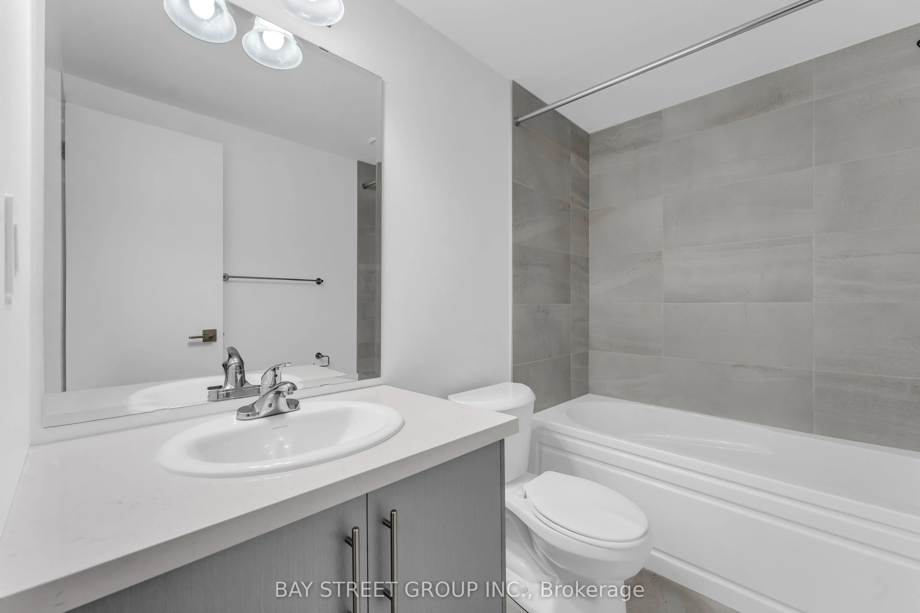 15 Romilly Avenue, #17