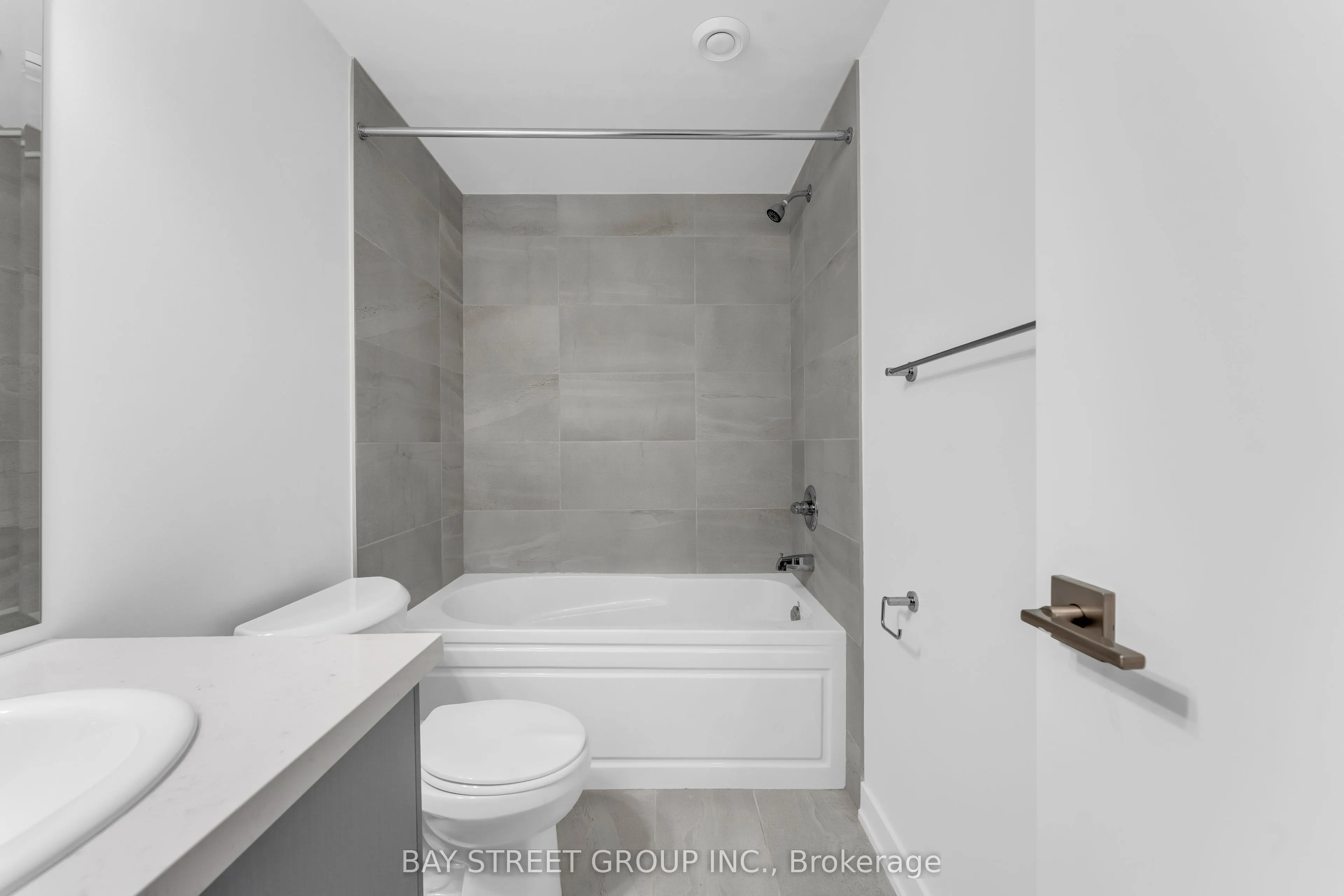 15 Romilly Avenue, #17