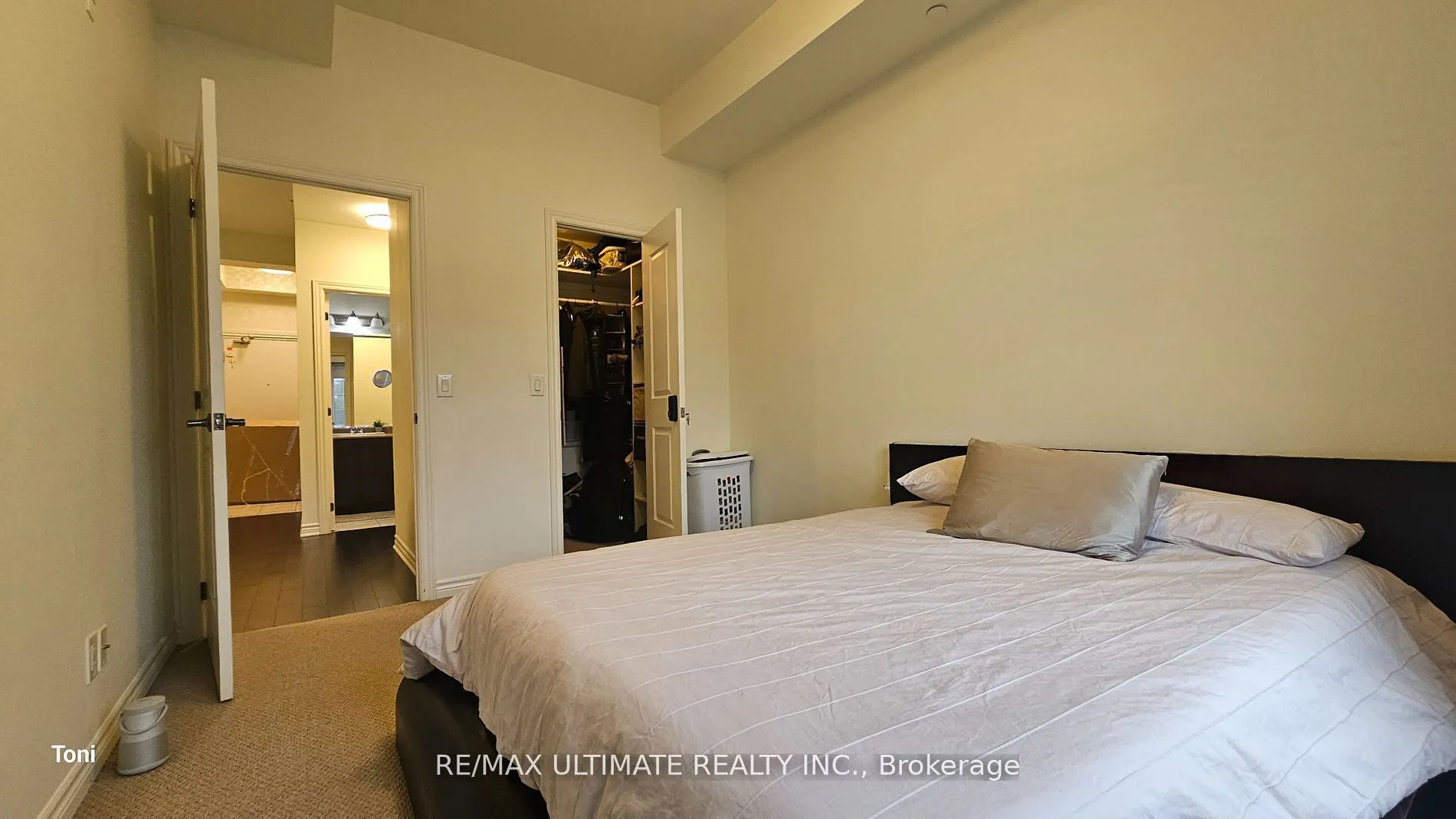 2300 Upper Middle Road W, #103