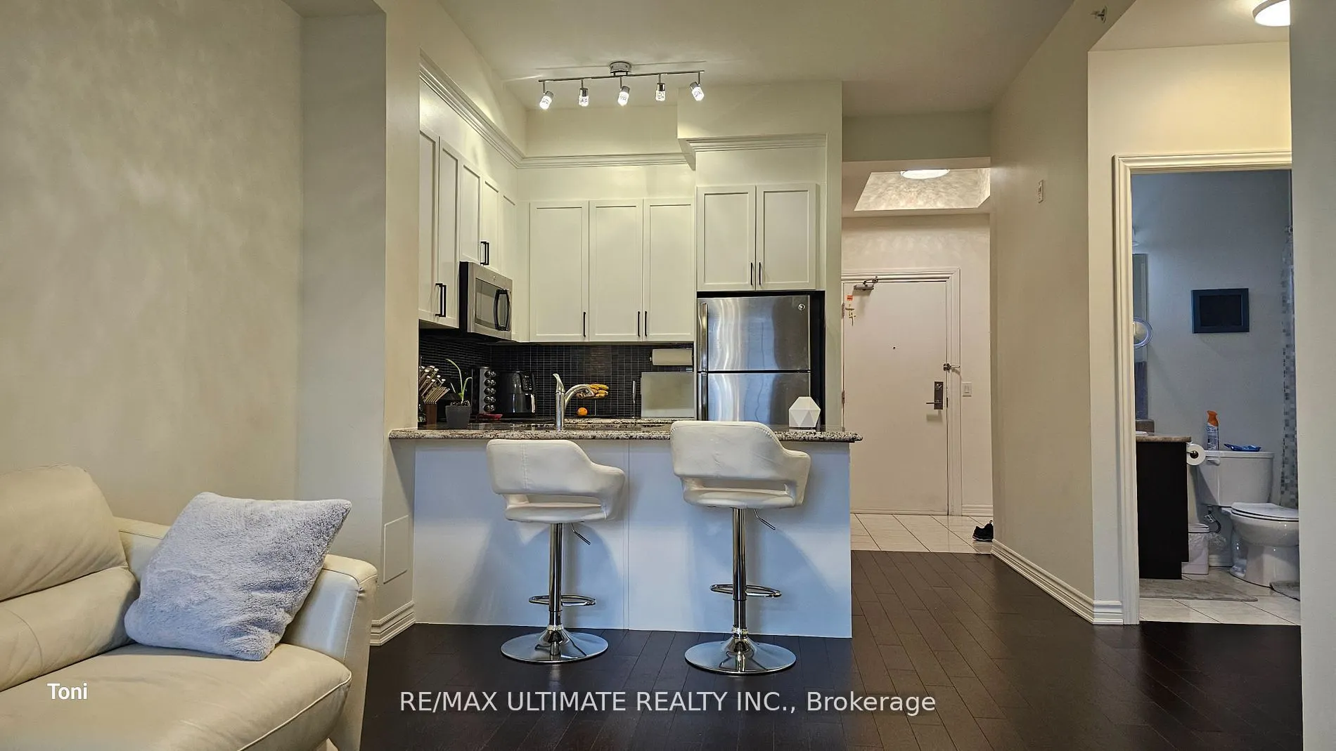 2300 Upper Middle Road W, #103