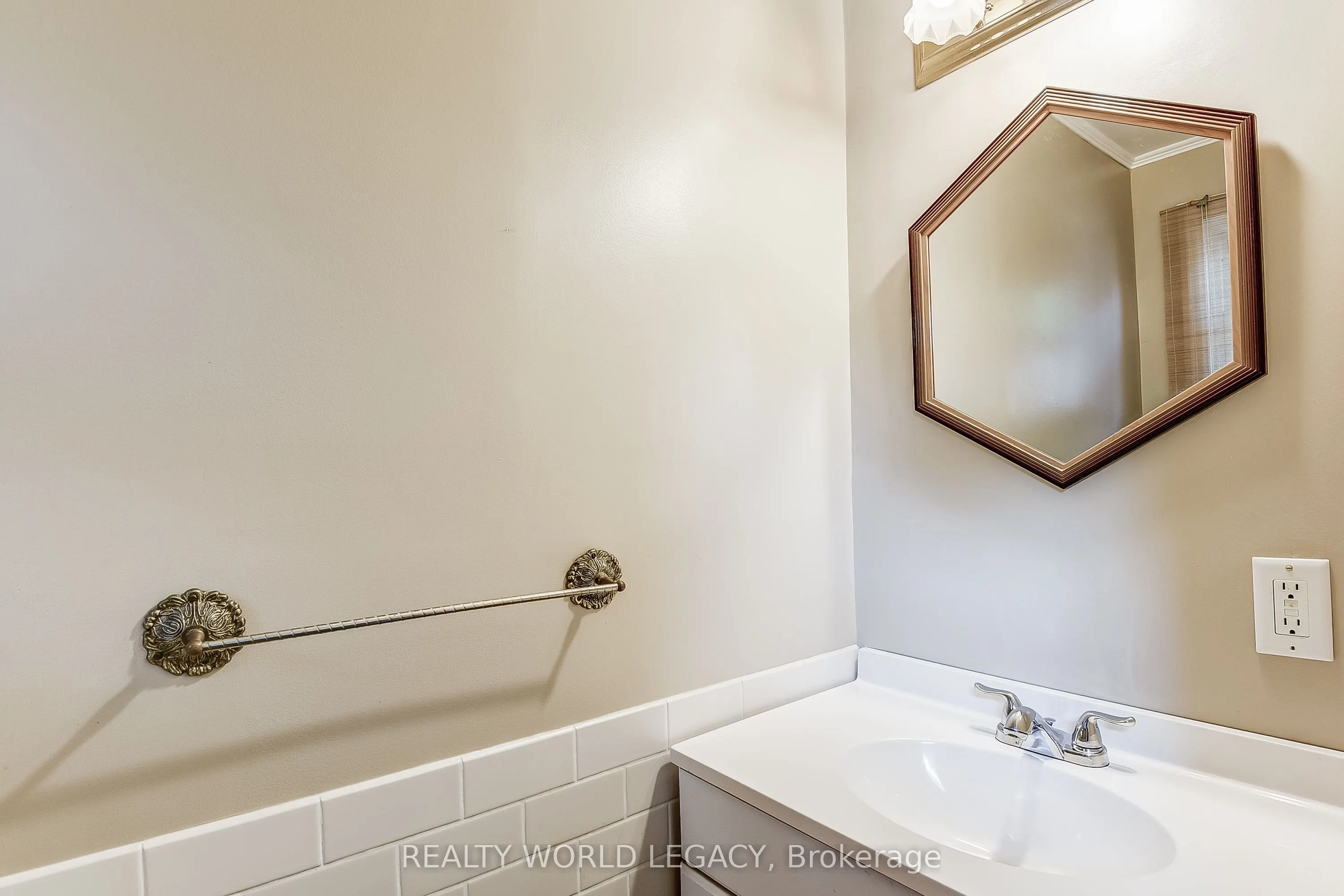 235 Bronte Street S, #69