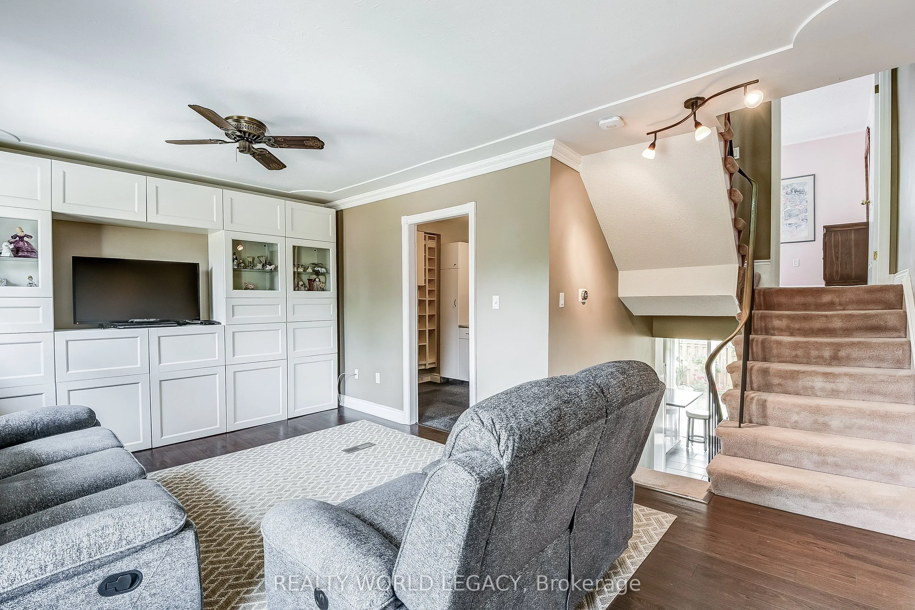 235 Bronte Street S, #69