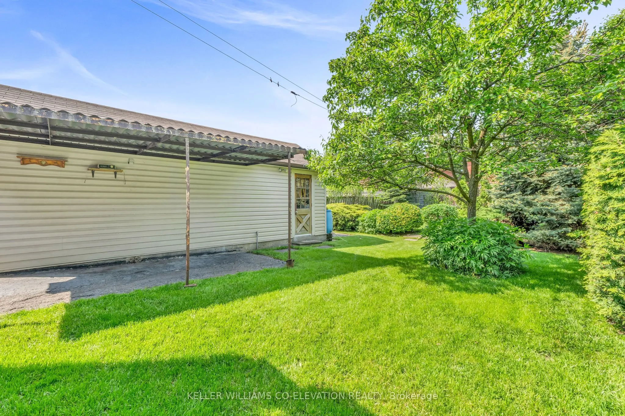 10 Robindale Avenue