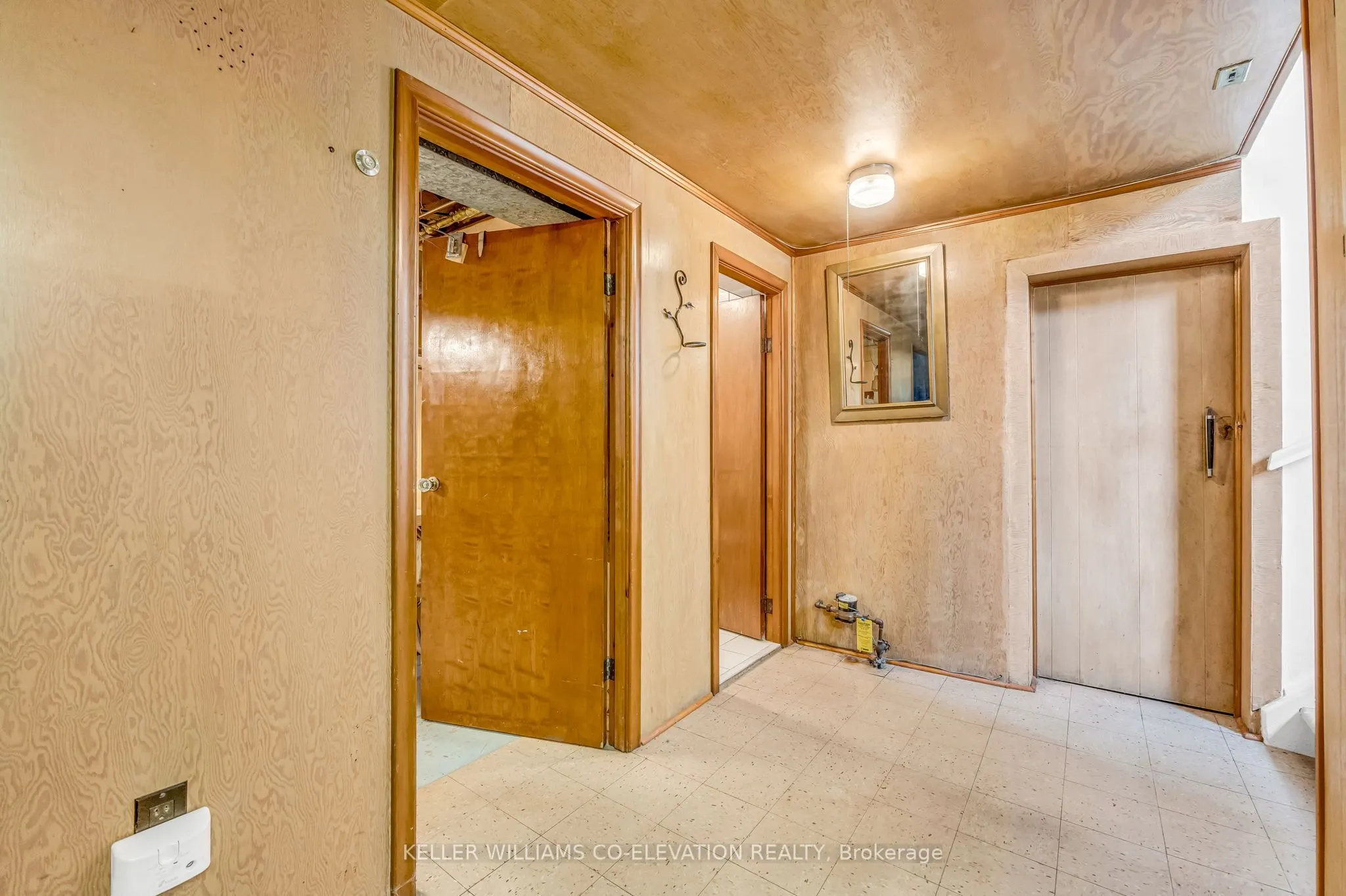 10 Robindale Avenue