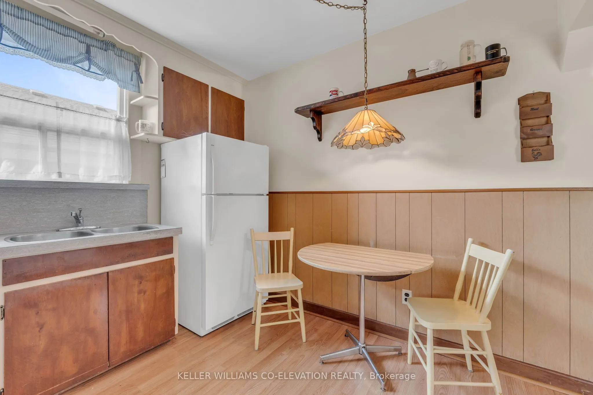 10 Robindale Avenue