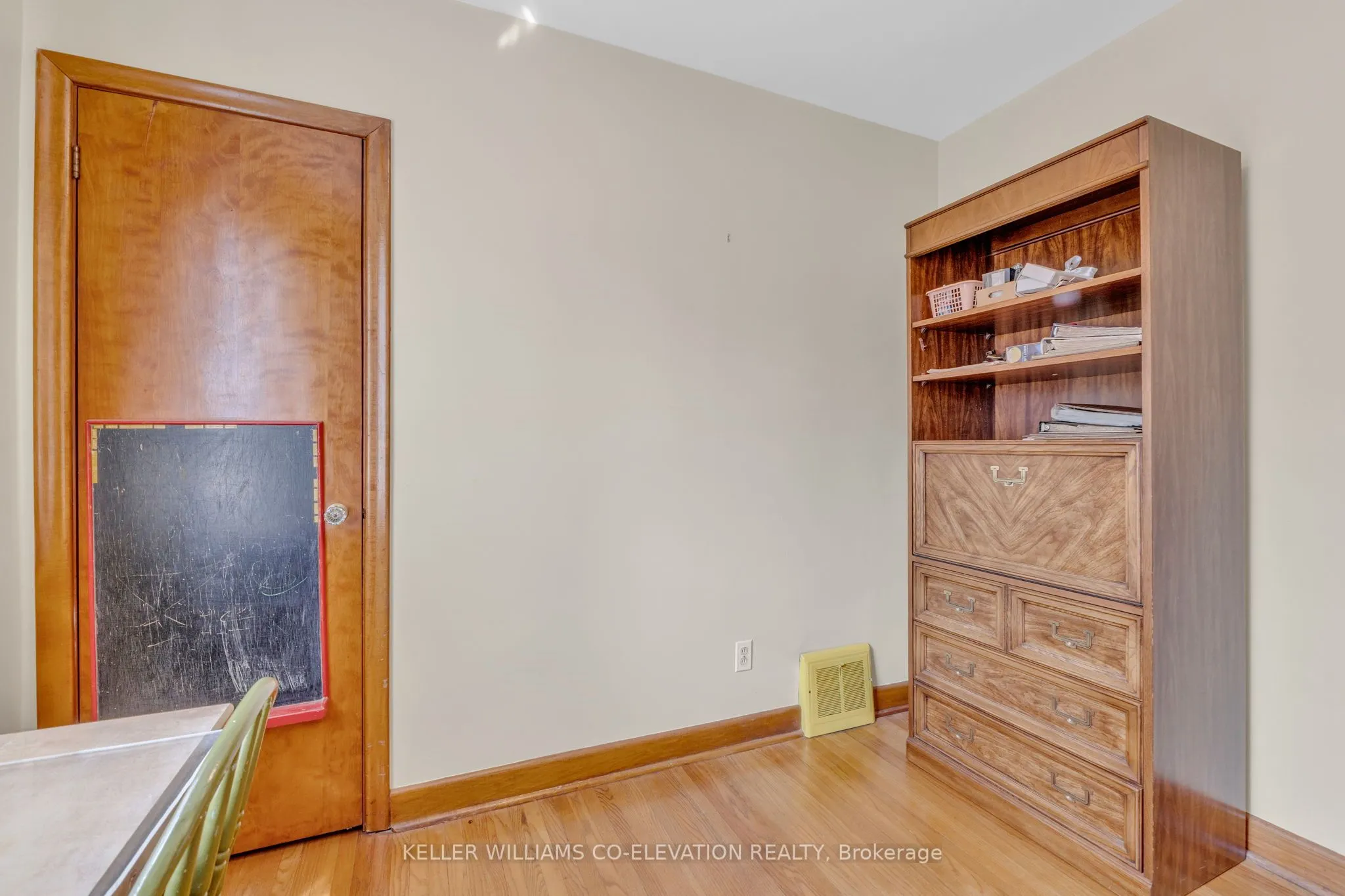 10 Robindale Avenue