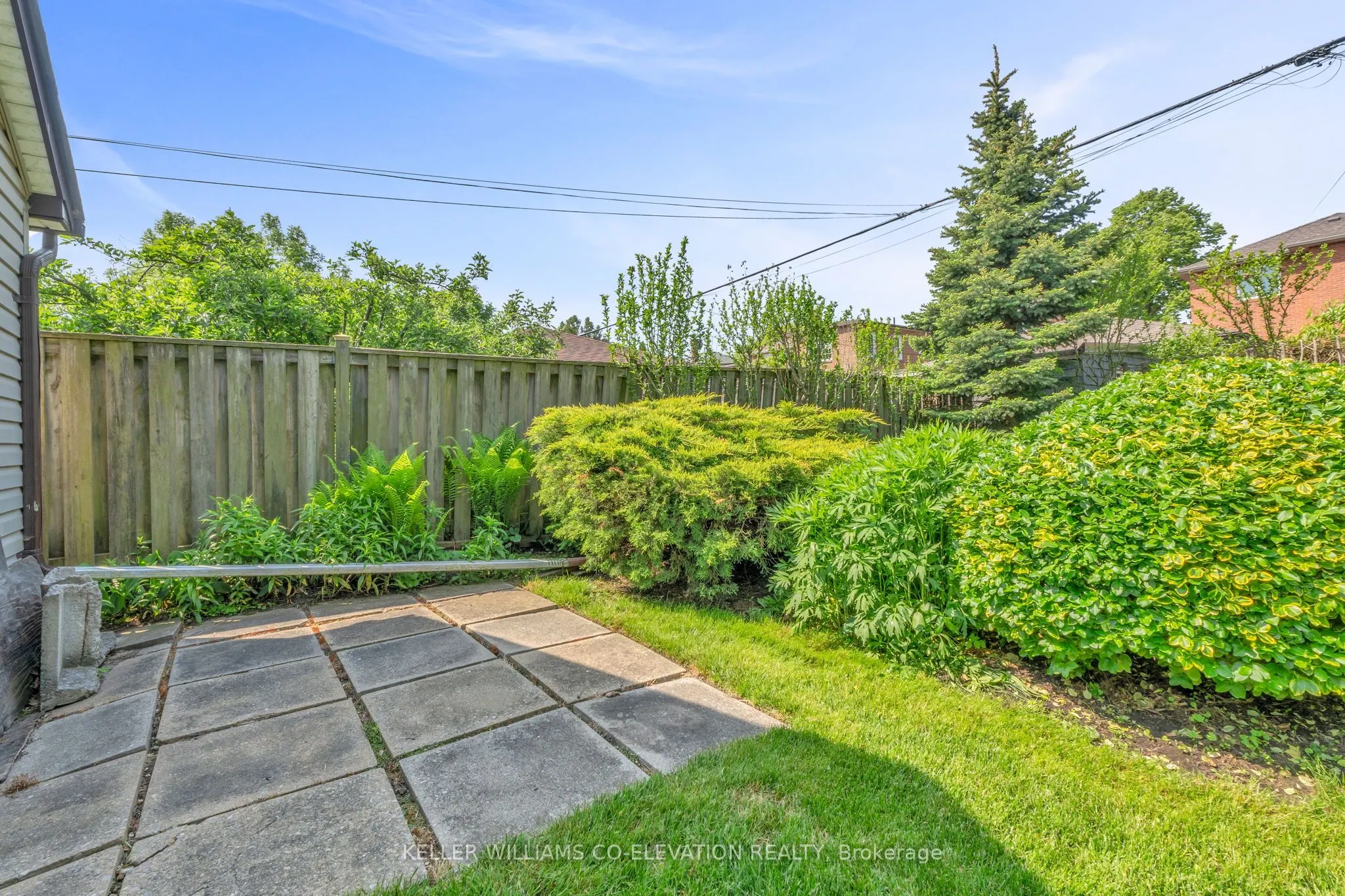 10 Robindale Avenue