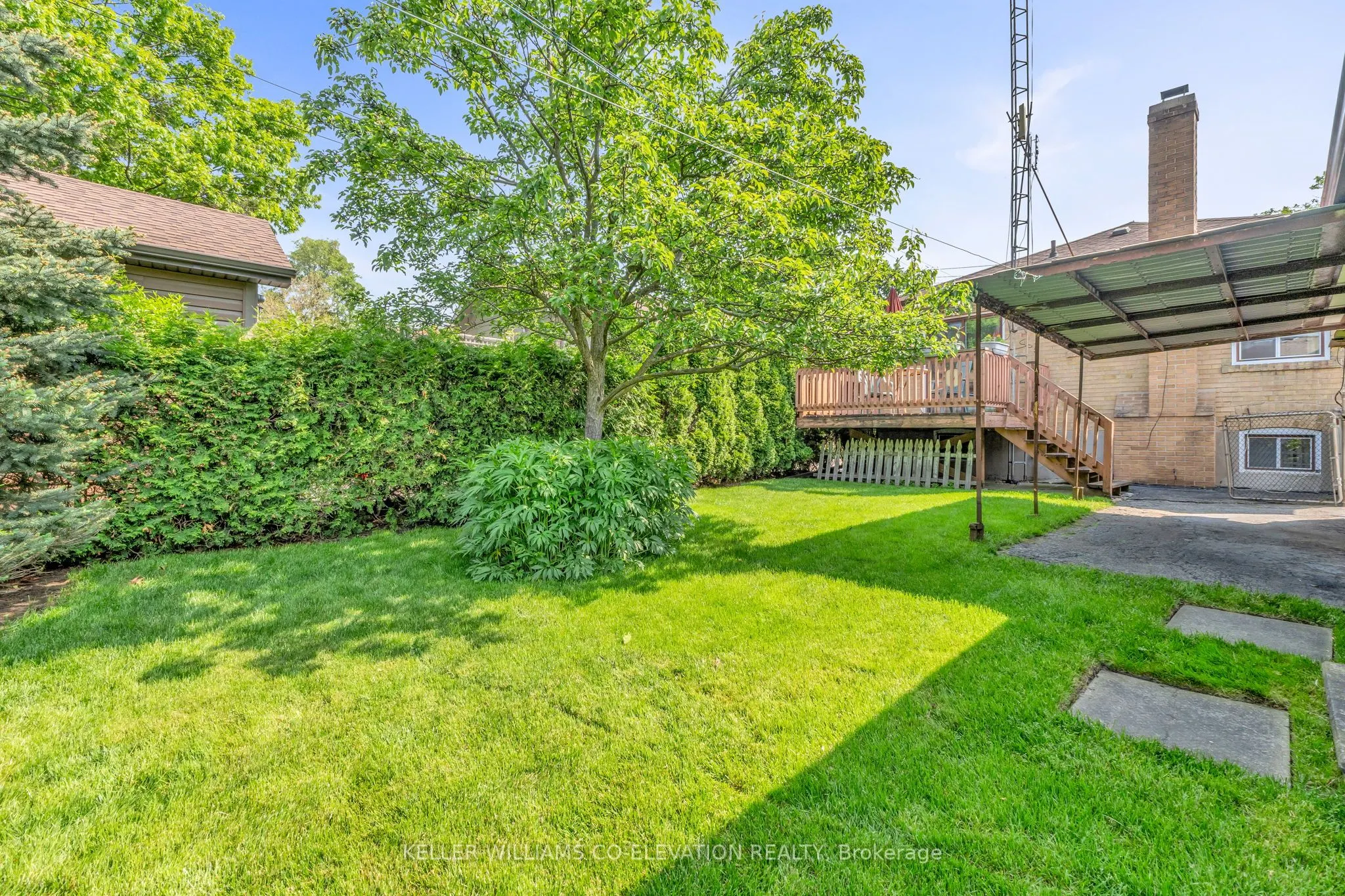 10 Robindale Avenue