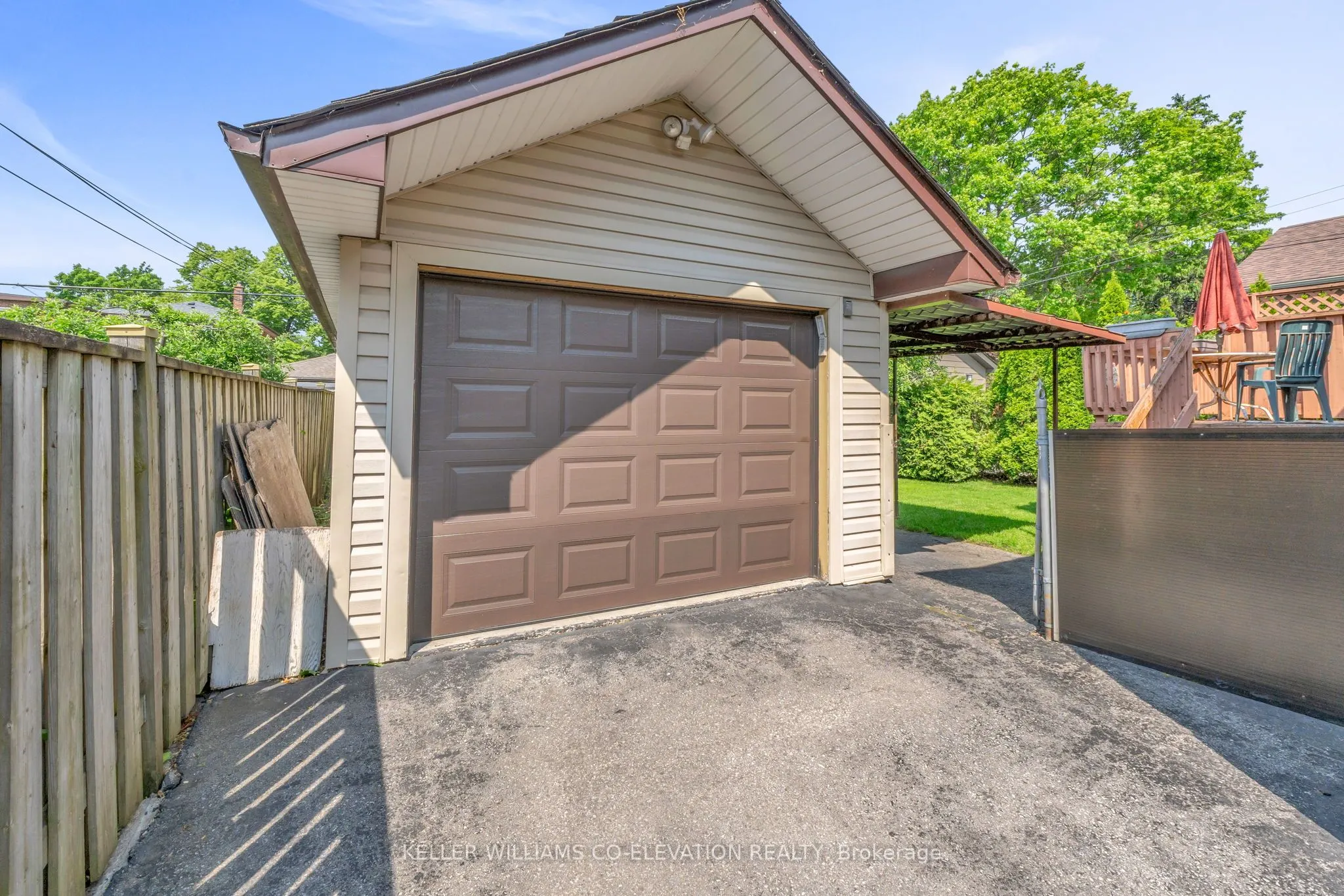 10 Robindale Avenue