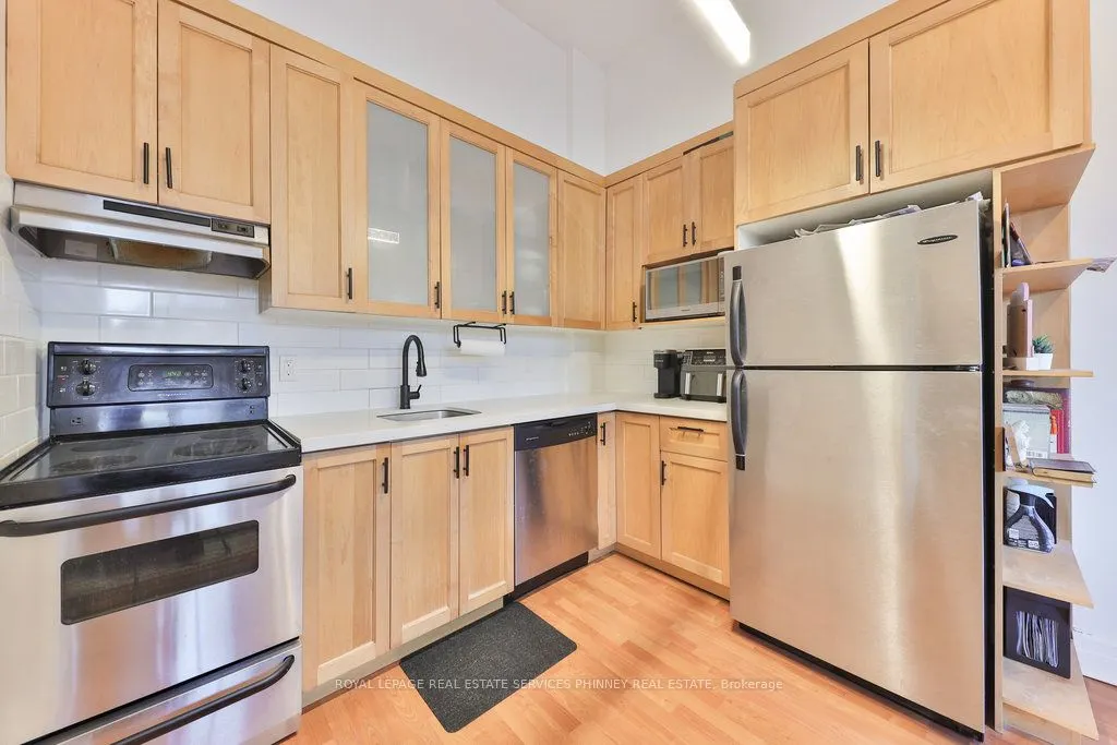 459 Kerr Street, #105