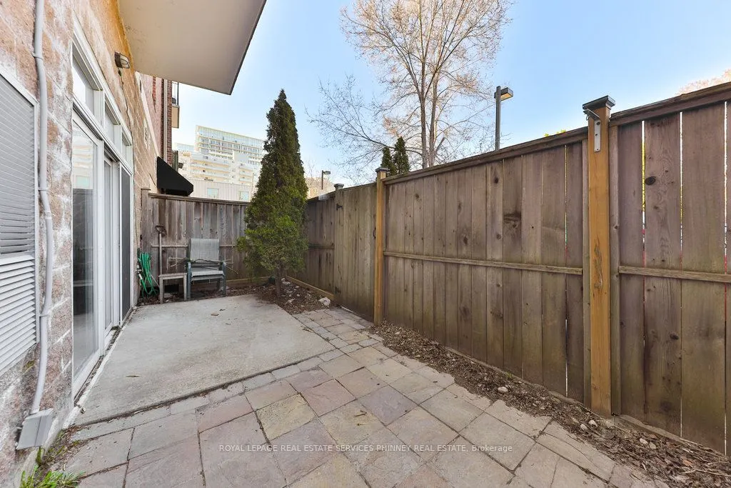 459 Kerr Street, #105