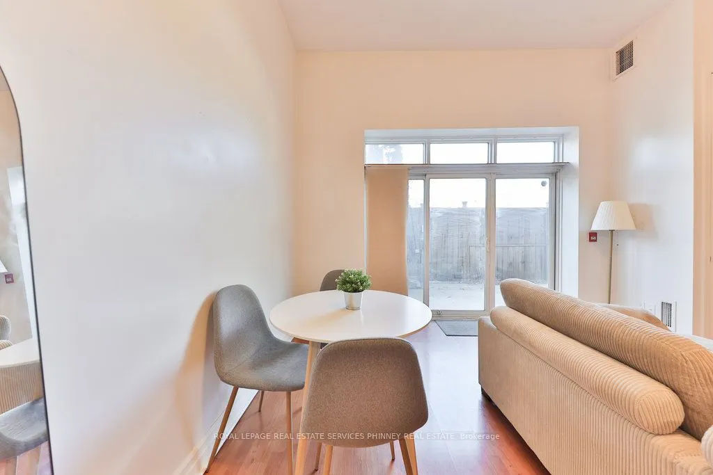 459 Kerr Street, #105