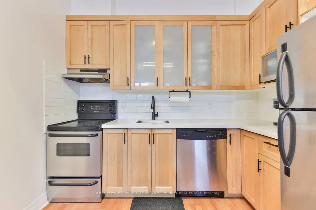 459 Kerr Street, #105