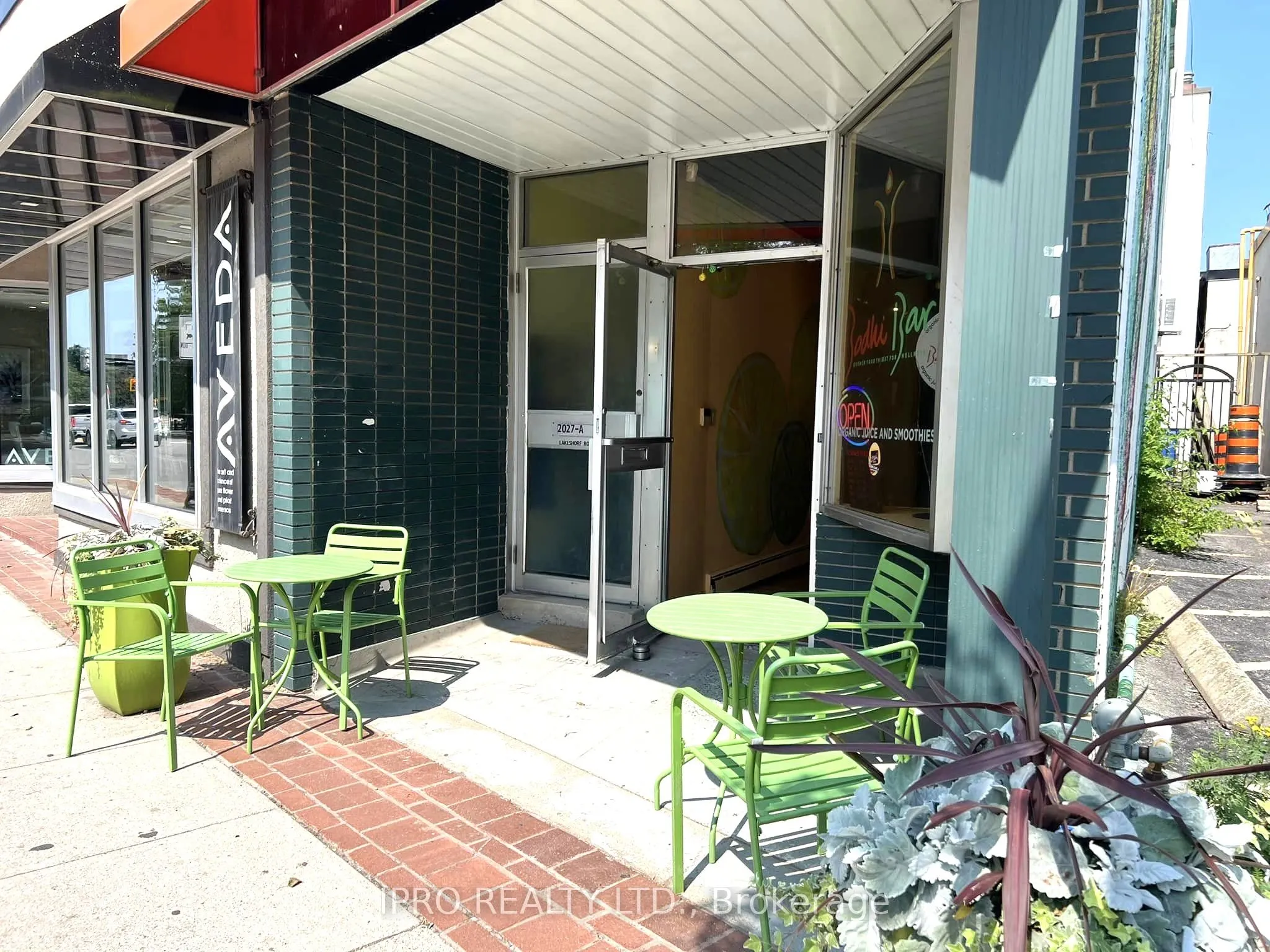 2027 Lakeshore Road