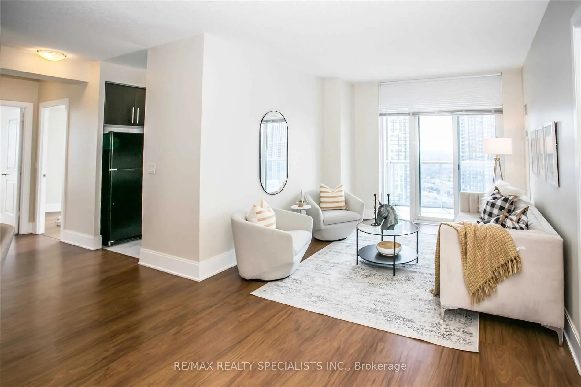 330 Burnhamthorpe Road, #3203