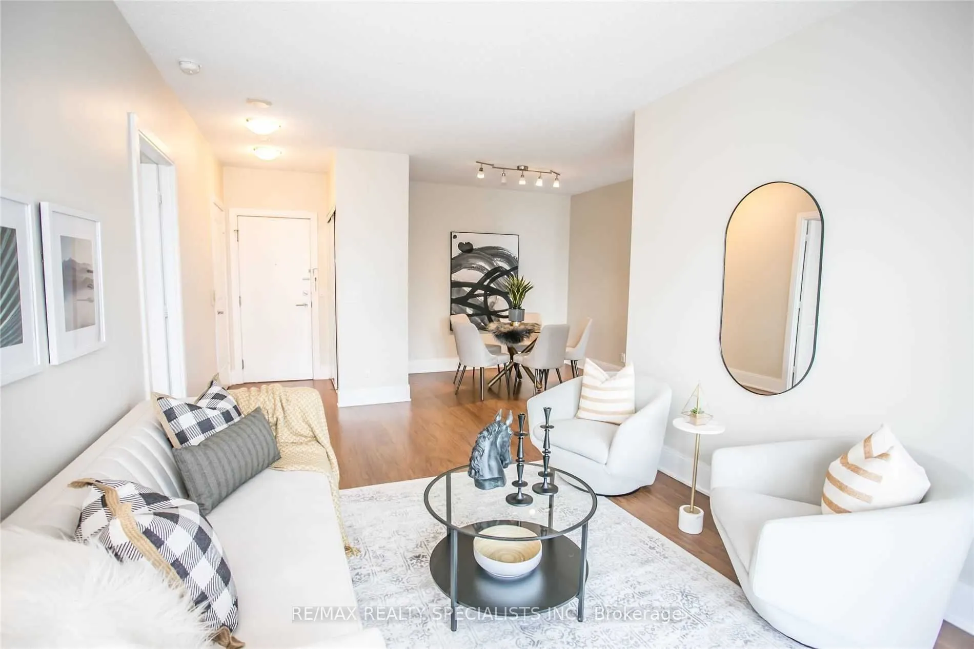 330 Burnhamthorpe Road, #3203